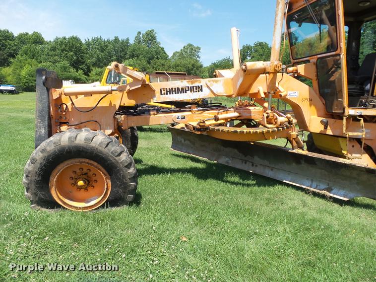 image for item DB7479 Champion 720A Series III motor grader