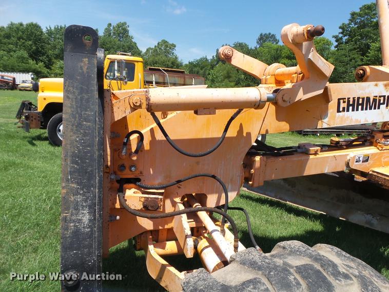 image for item DB7479 Champion 720A Series III motor grader