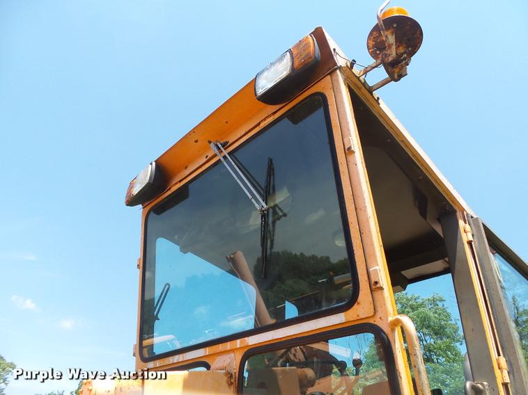 image for item DB7479 Champion 720A Series III motor grader