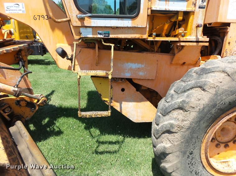 image for item DB7479 Champion 720A Series III motor grader