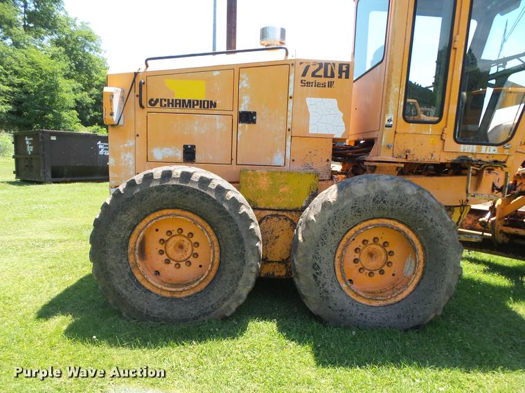 image for item DB7479 Champion 720A Series III motor grader