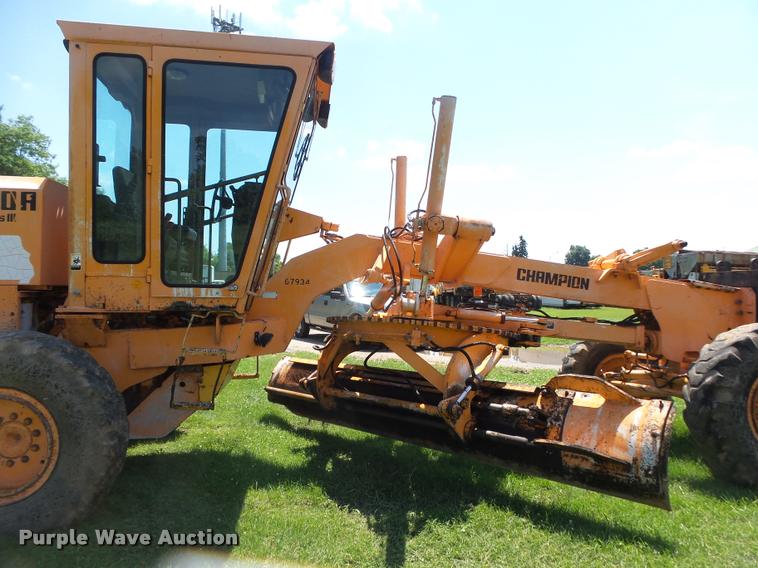 image for item DB7479 Champion 720A Series III motor grader