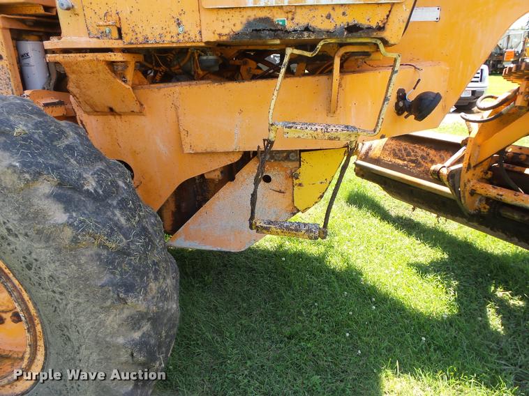 image for item DB7479 Champion 720A Series III motor grader