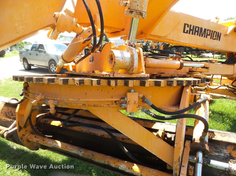 image for item DB7479 Champion 720A Series III motor grader