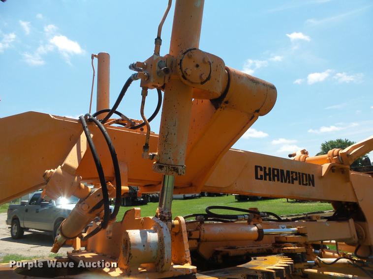 image for item DB7479 Champion 720A Series III motor grader