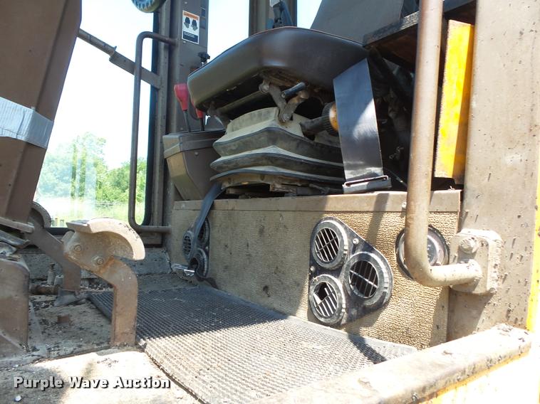 image for item DB7479 Champion 720A Series III motor grader