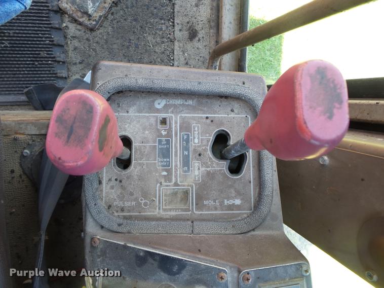 image for item DB7479 Champion 720A Series III motor grader