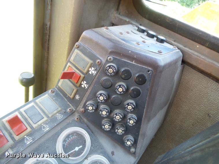 image for item DB7479 Champion 720A Series III motor grader