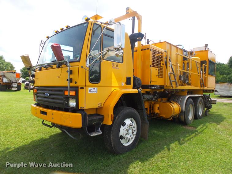 image for item DB7484 1996 Ford CFT8000 M-B807P paint striping truck