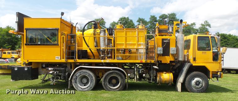 image for item DB7484 1996 Ford CFT8000 M-B807P paint striping truck