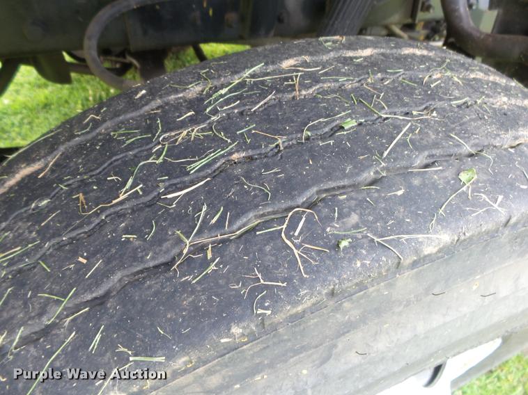 image for item DB7484 1996 Ford CFT8000 M-B807P paint striping truck