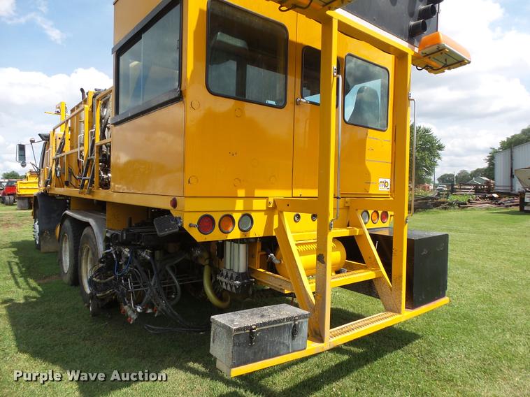 image for item DB7484 1996 Ford CFT8000 M-B807P paint striping truck