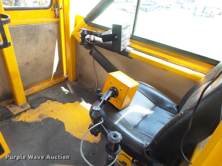 image for item DB7484 1996 Ford CFT8000 M-B807P paint striping truck