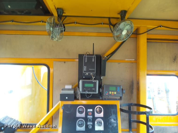 image for item DB7484 1996 Ford CFT8000 M-B807P paint striping truck