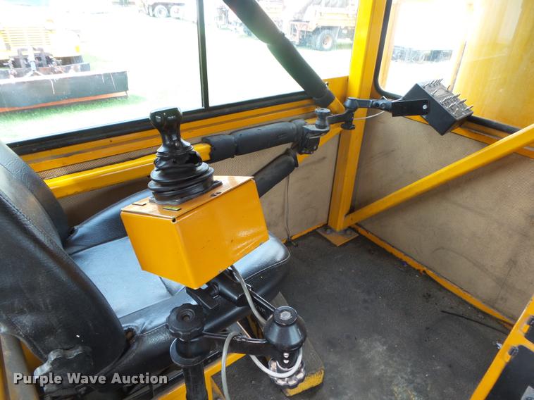 image for item DB7484 1996 Ford CFT8000 M-B807P paint striping truck