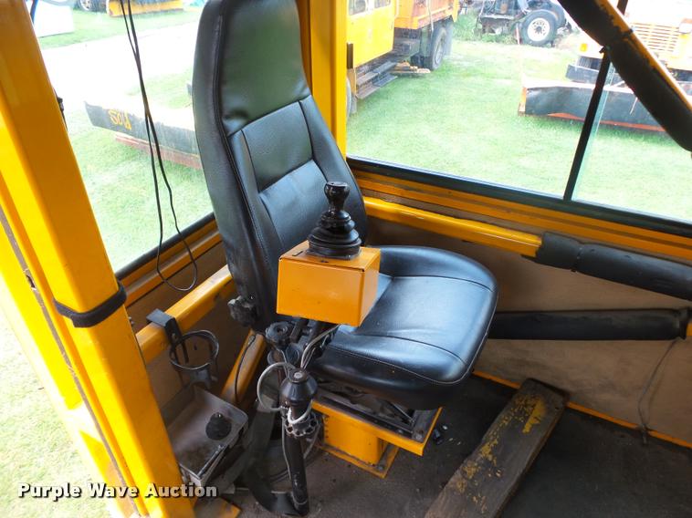 image for item DB7484 1996 Ford CFT8000 M-B807P paint striping truck