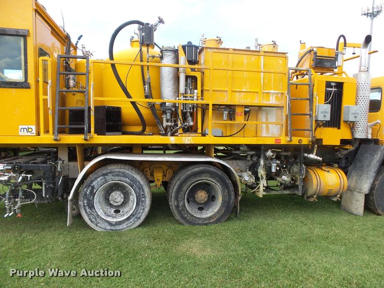 image for item DB7484 1996 Ford CFT8000 M-B807P paint striping truck