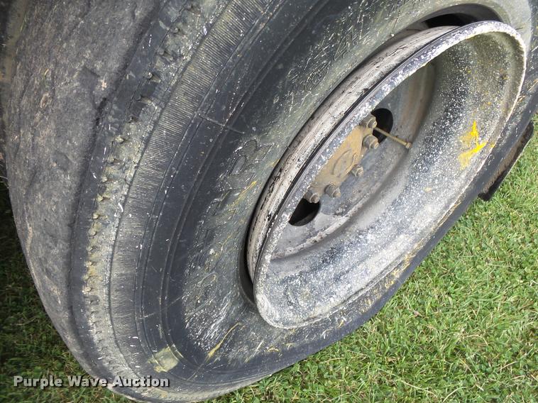 image for item DB7484 1996 Ford CFT8000 M-B807P paint striping truck