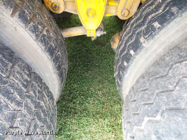 image for item DB7484 1996 Ford CFT8000 M-B807P paint striping truck