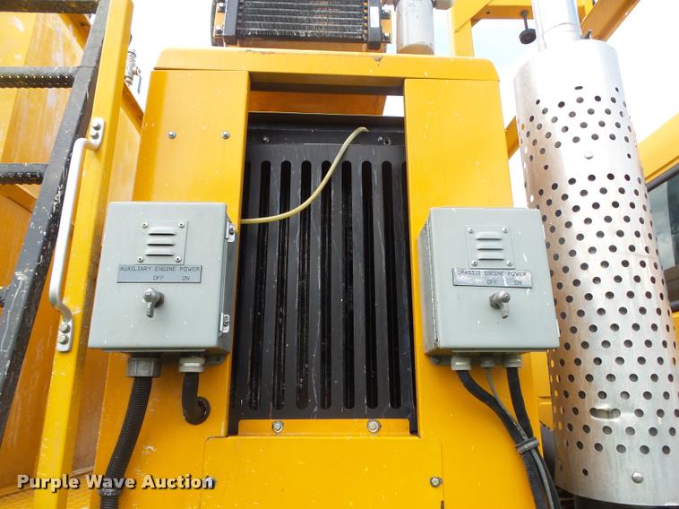 image for item DB7484 1996 Ford CFT8000 M-B807P paint striping truck