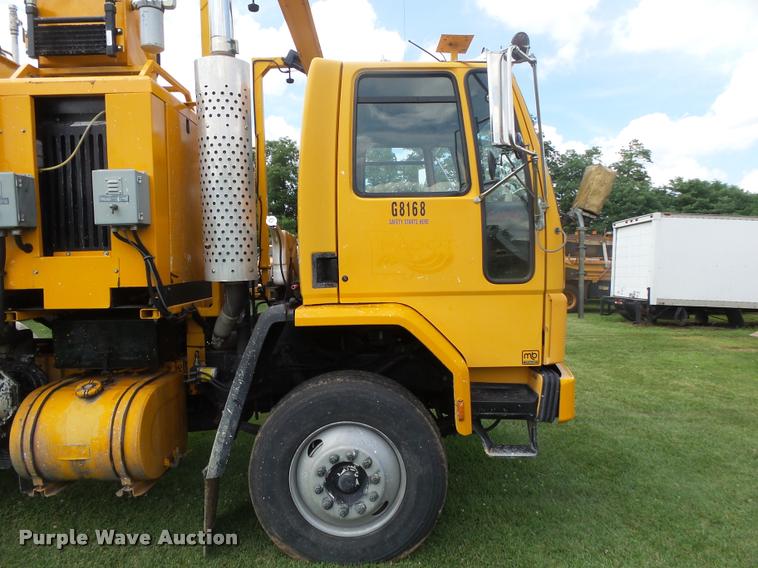 image for item DB7484 1996 Ford CFT8000 M-B807P paint striping truck