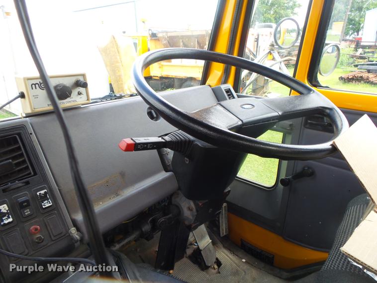 image for item DB7484 1996 Ford CFT8000 M-B807P paint striping truck