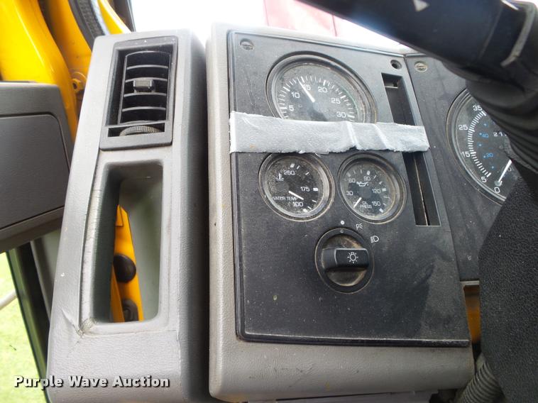 image for item DB7484 1996 Ford CFT8000 M-B807P paint striping truck