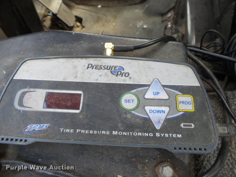 image for item DB7484 1996 Ford CFT8000 M-B807P paint striping truck