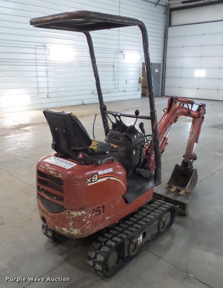 image for item DH9339 2006 Ditch Witch MX9 compact excavator