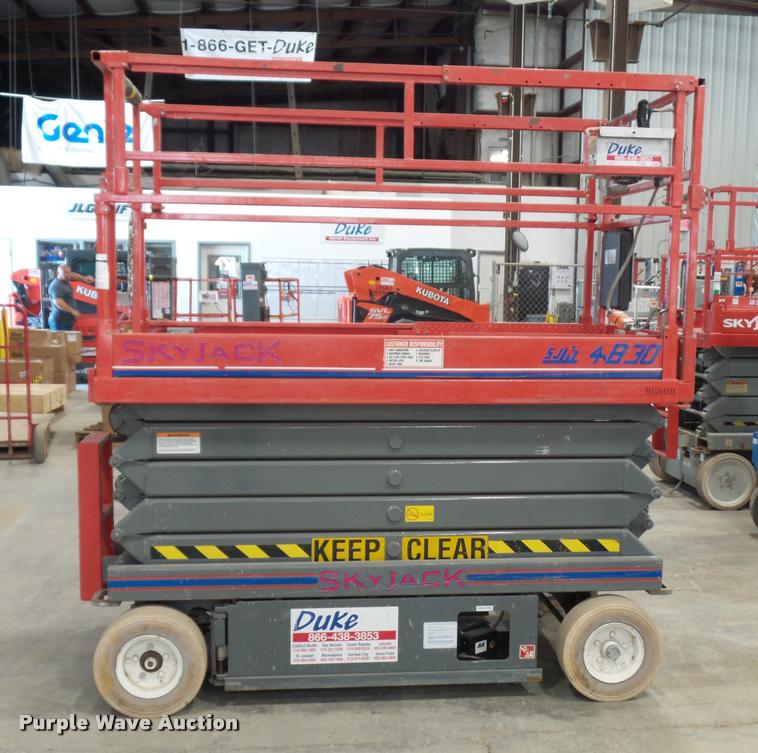 image for item DJ9524 Sky Jack SJIII 4830 scissor lift