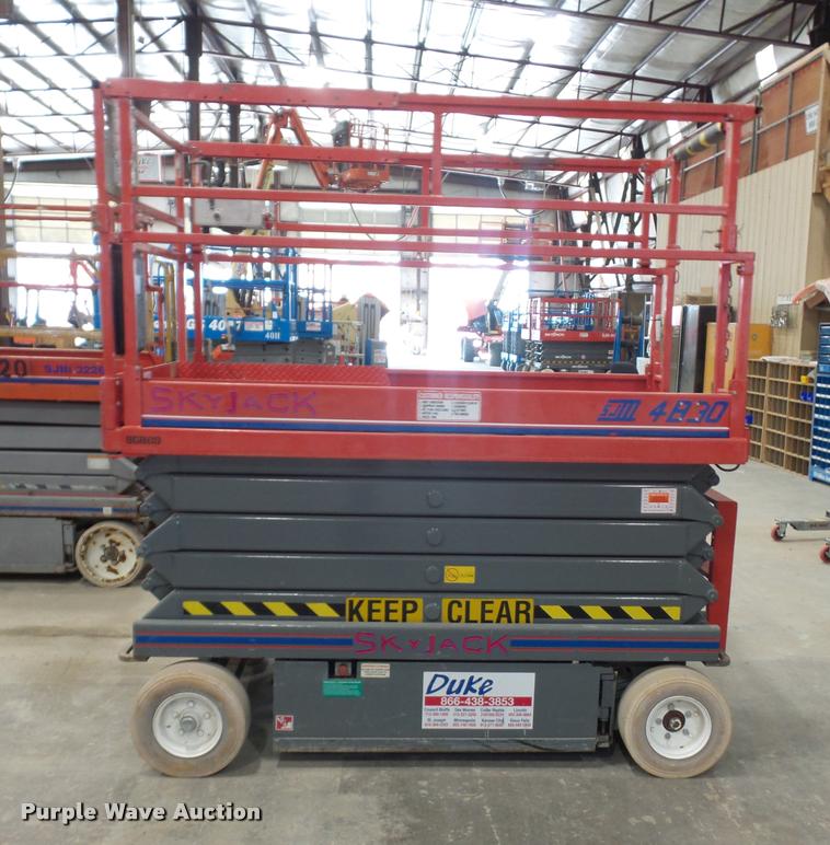 image for item DJ9524 Sky Jack SJIII 4830 scissor lift