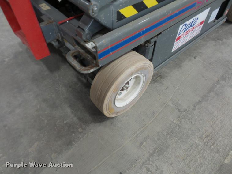 image for item DJ9524 Sky Jack SJIII 4830 scissor lift