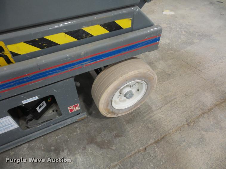 image for item DJ9524 Sky Jack SJIII 4830 scissor lift