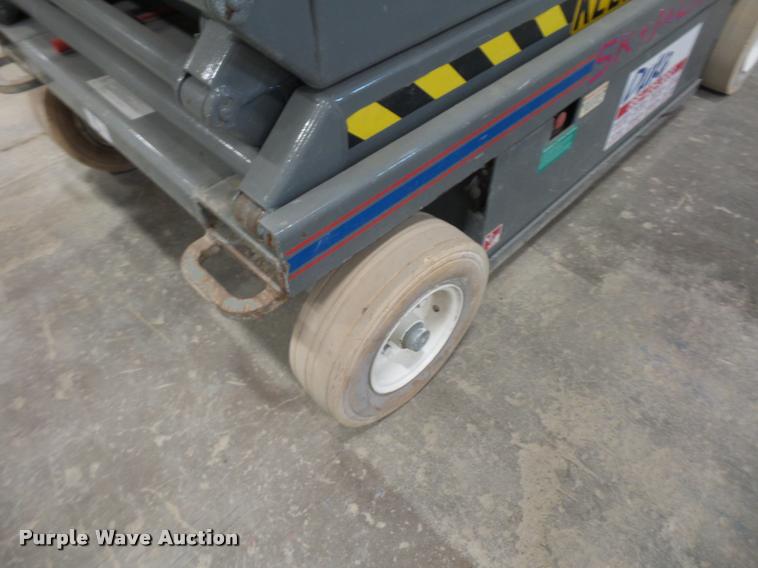 image for item DJ9524 Sky Jack SJIII 4830 scissor lift