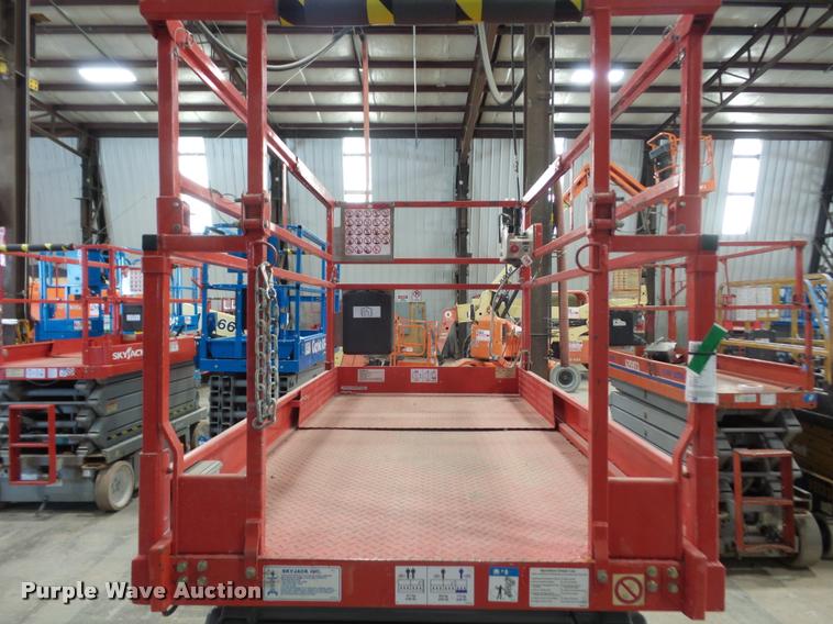 image for item DJ9524 Sky Jack SJIII 4830 scissor lift