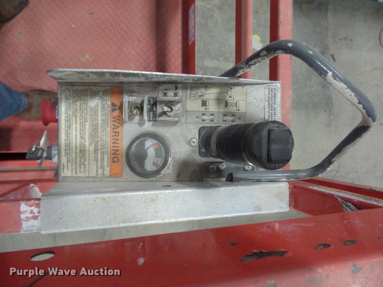 image for item DJ9524 Sky Jack SJIII 4830 scissor lift