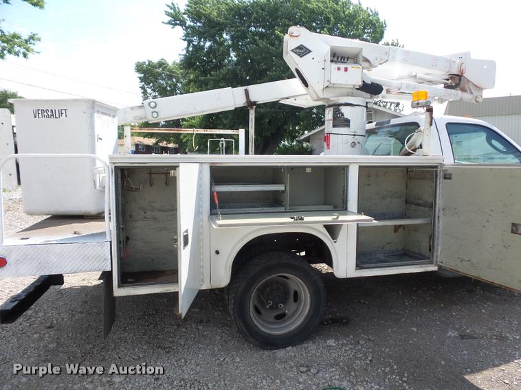 image for item DJ9597 2003 Ford F350 bucket truck