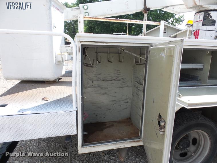 image for item DJ9597 2003 Ford F350 bucket truck