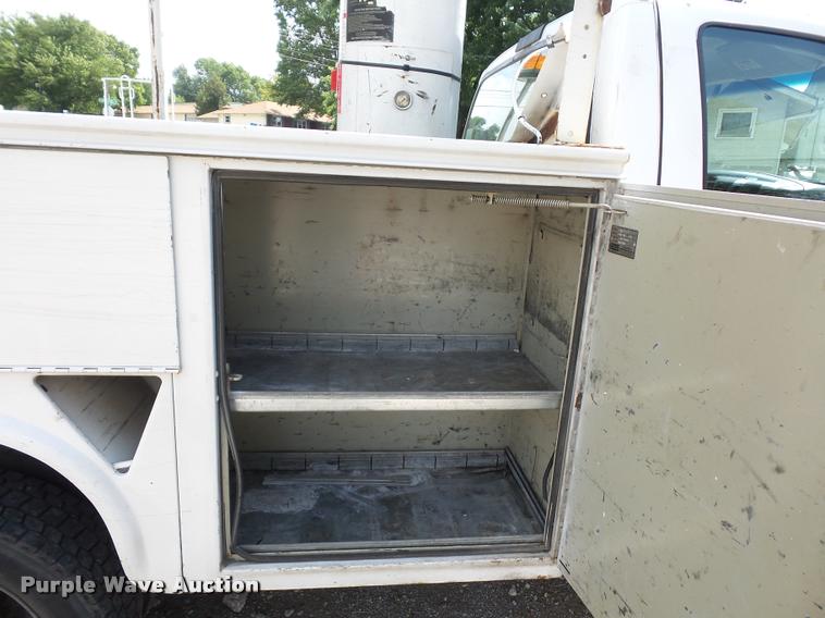image for item DJ9597 2003 Ford F350 bucket truck