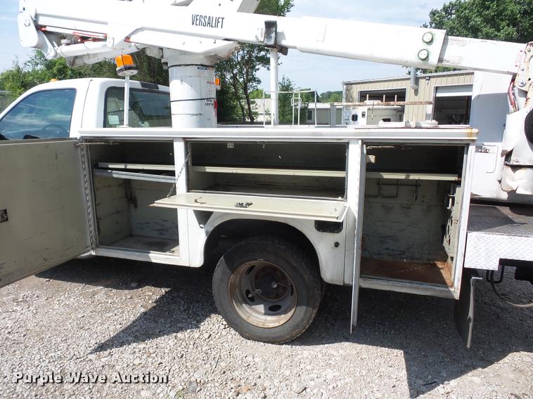 image for item DJ9597 2003 Ford F350 bucket truck