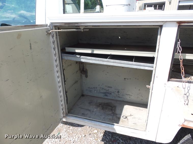 image for item DJ9597 2003 Ford F350 bucket truck