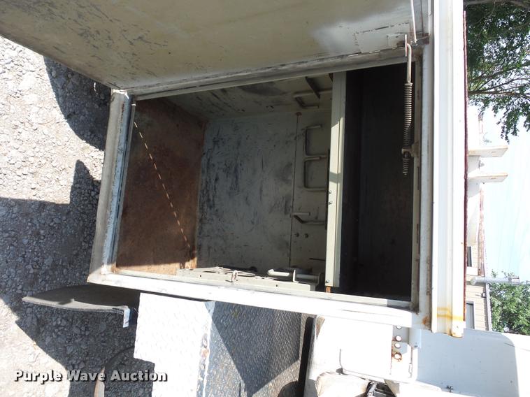 image for item DJ9597 2003 Ford F350 bucket truck