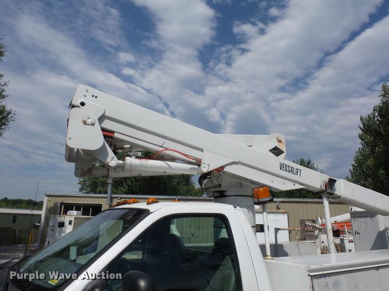 image for item DJ9597 2003 Ford F350 bucket truck