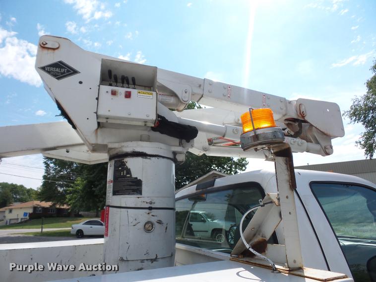 image for item DJ9597 2003 Ford F350 bucket truck
