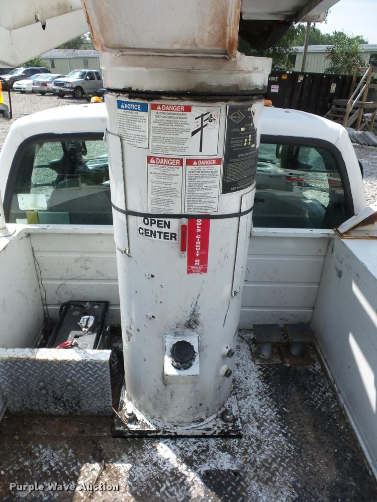 image for item DJ9597 2003 Ford F350 bucket truck