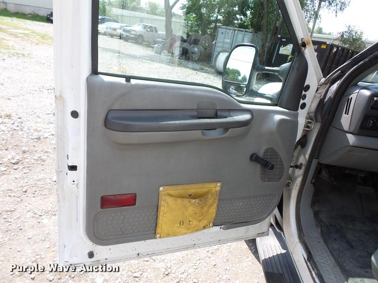 image for item DJ9597 2003 Ford F350 bucket truck