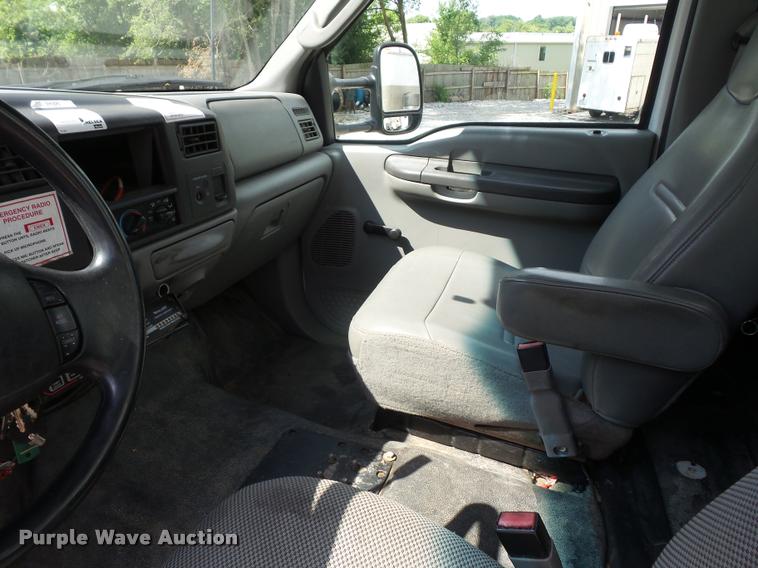 image for item DJ9597 2003 Ford F350 bucket truck