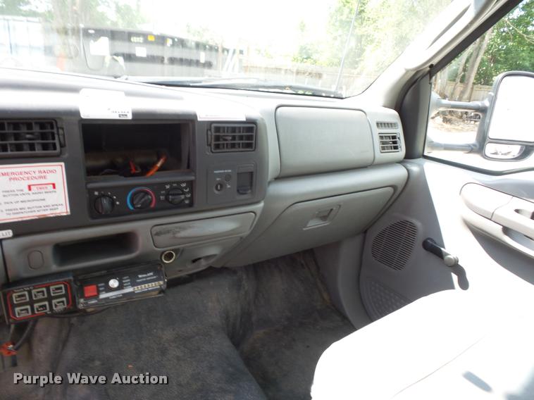 image for item DJ9597 2003 Ford F350 bucket truck