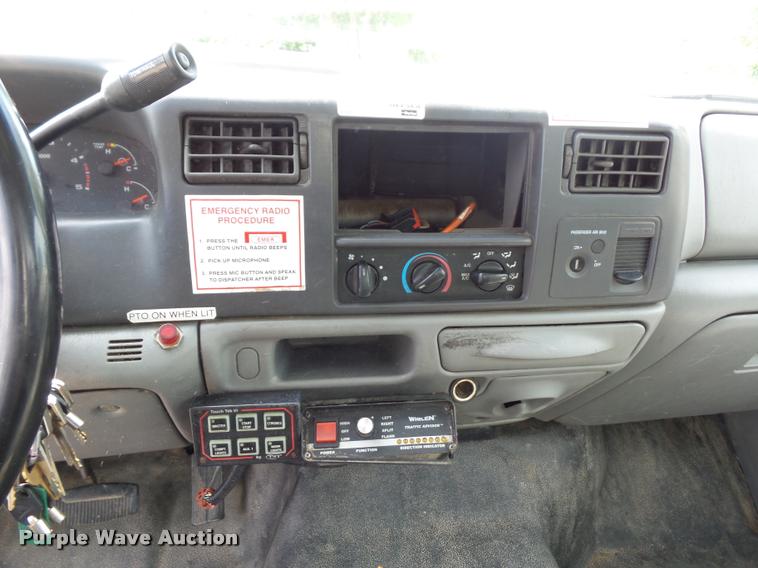 image for item DJ9597 2003 Ford F350 bucket truck