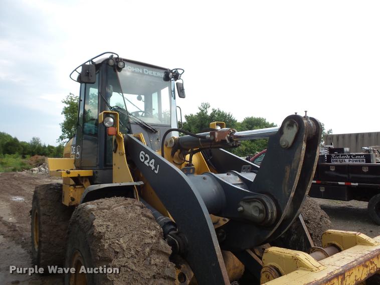 image for item DJ9605 2007 John Deere 624J wheel loader